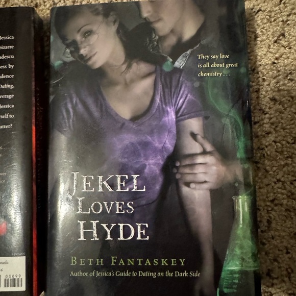 Beth Fantaskey Book Set - Jessica's Guide & Jekel Loves Hyde - Picture 5 of 9
